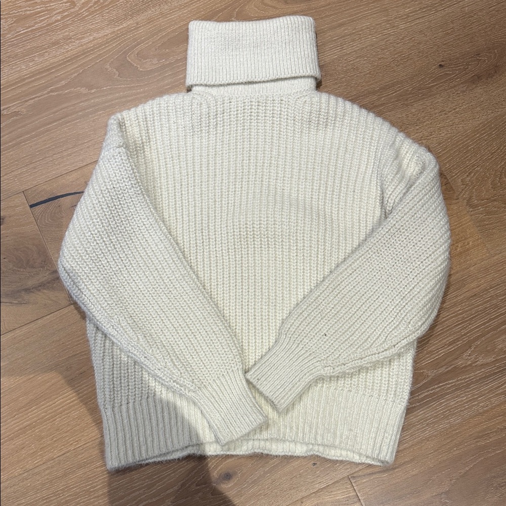 Brand new XS H&M chunky cream Cozy Cream Turtleneck Sweater